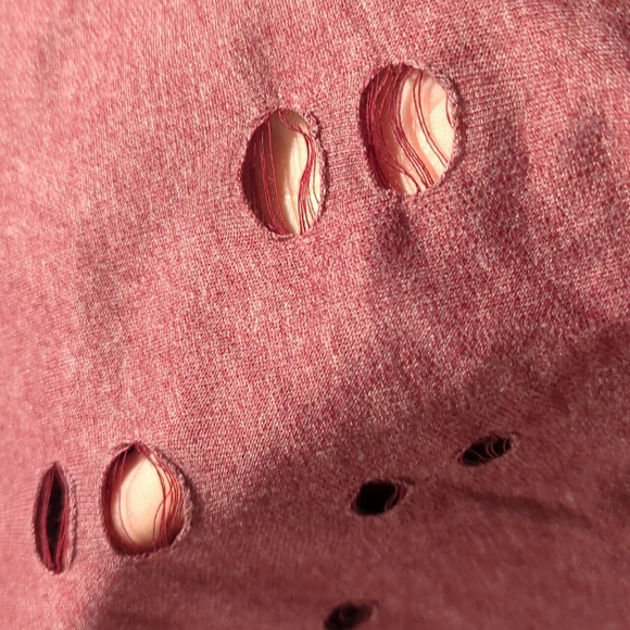 Local Lab Women's T- Shirt XL 3D Rose Embroidered Factory Distressed Holes NWOT - Picture 8 of 12